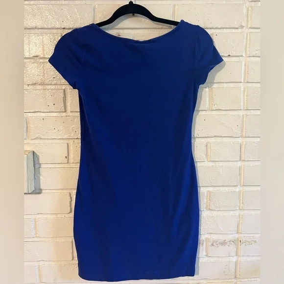 #22 Blue dress - Picture 2 of 3